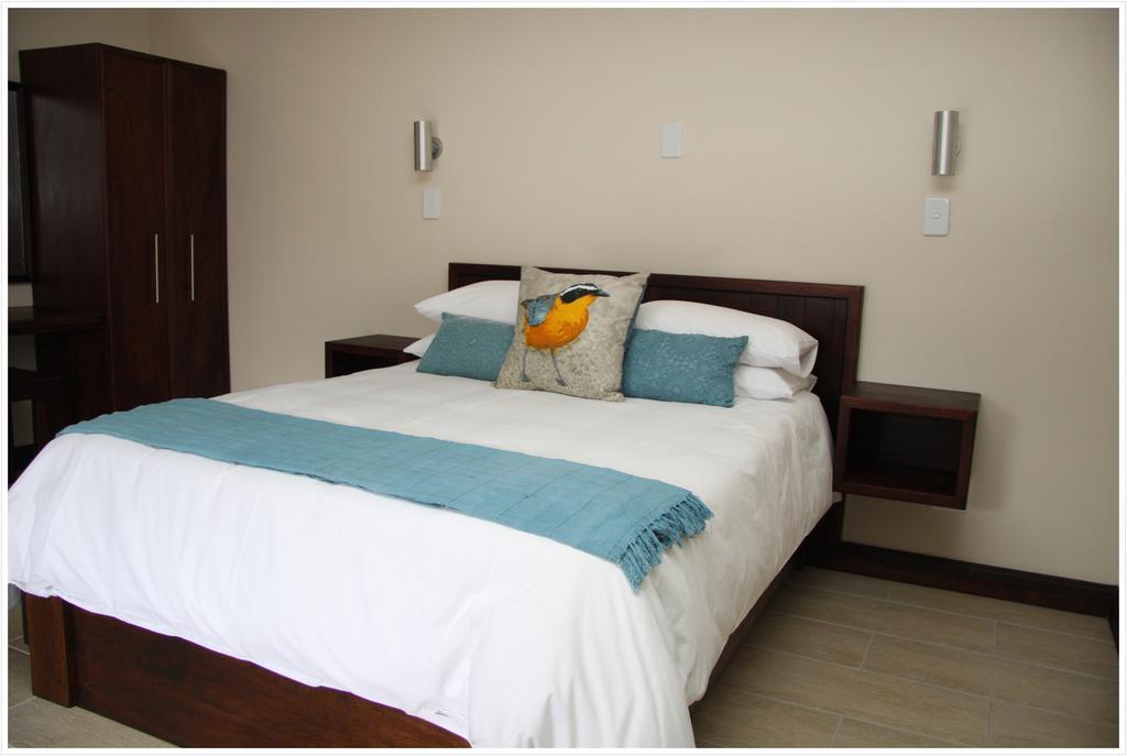 Be At Home Guesthouse Klerksdorp Rum bild