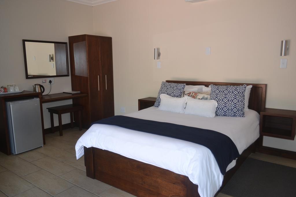 Be At Home Guesthouse Klerksdorp Exteriör bild